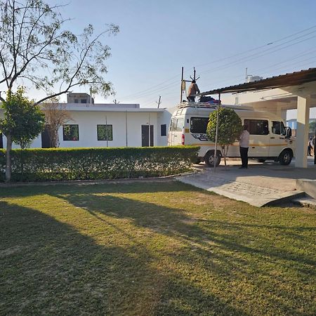 Govind Resort Mathura Exterior foto